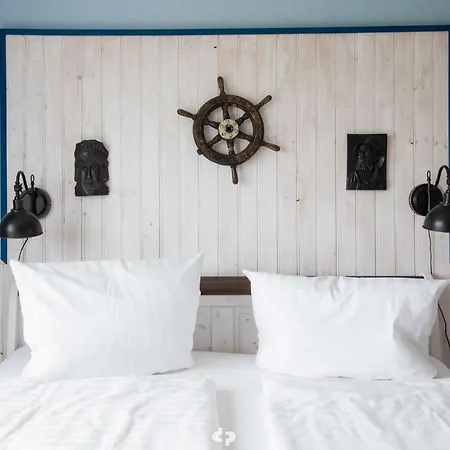 Maritim App Nr 24 Max 3 Pers